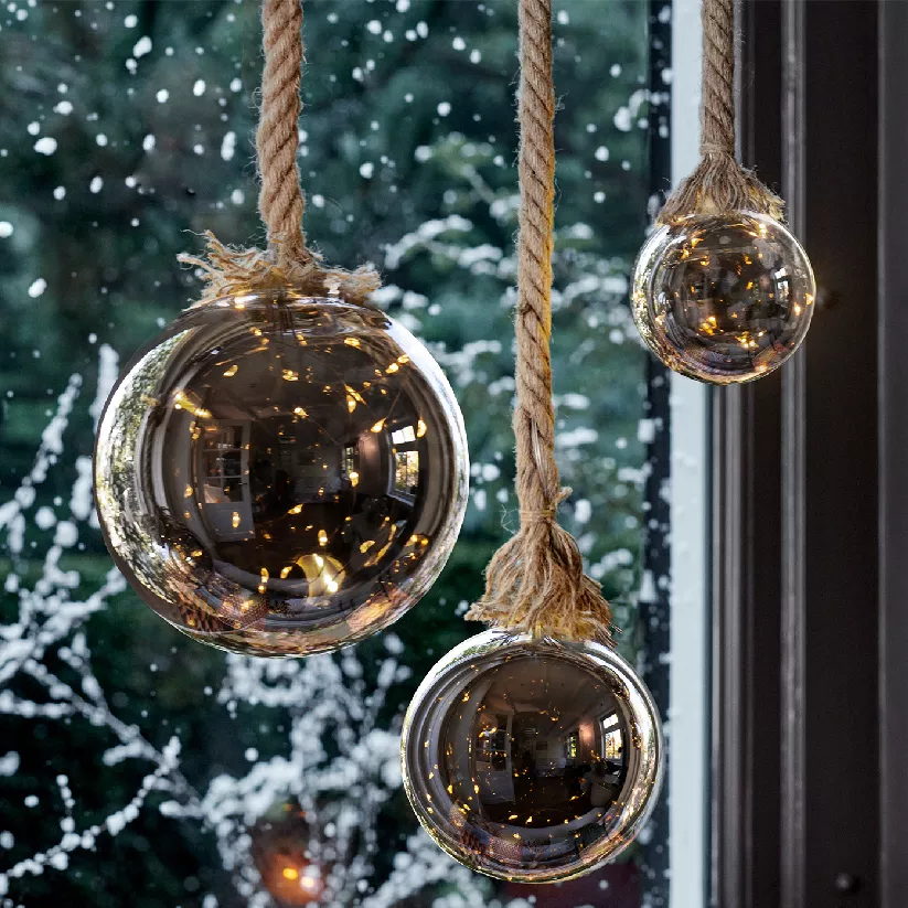 Boule lumineuse à piles 40 LED (D20 cm) Glacée Gris et blanc chaud