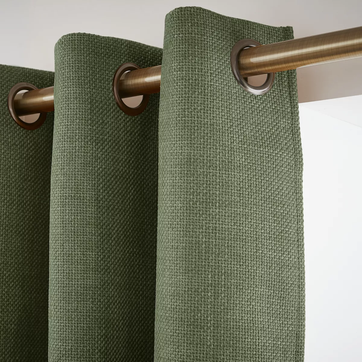 Cortina oscurecedora térmica (140 x 180 cm) Alba Verde caqui