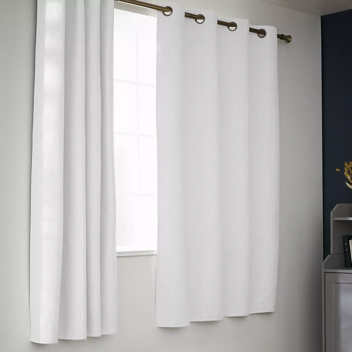 Cortina oscurecedora térmica (140 x 180 cm) Alba Blanco