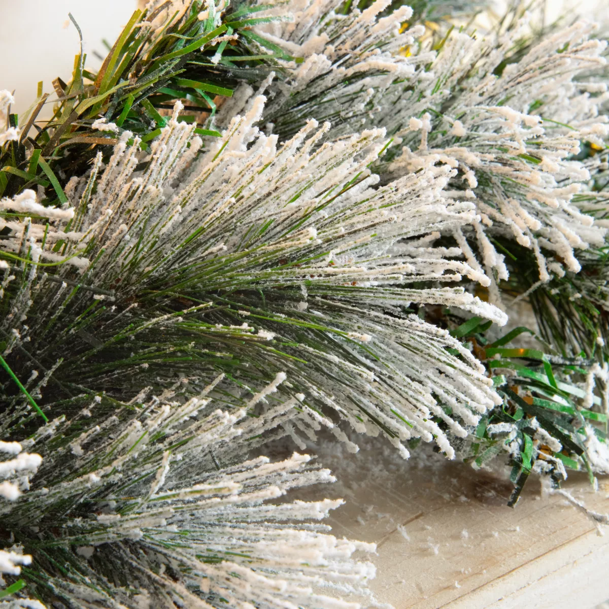Guirlande de sapin lumineuse (180 cm - D25) Edmonton Vert enneigé et blanc chaud