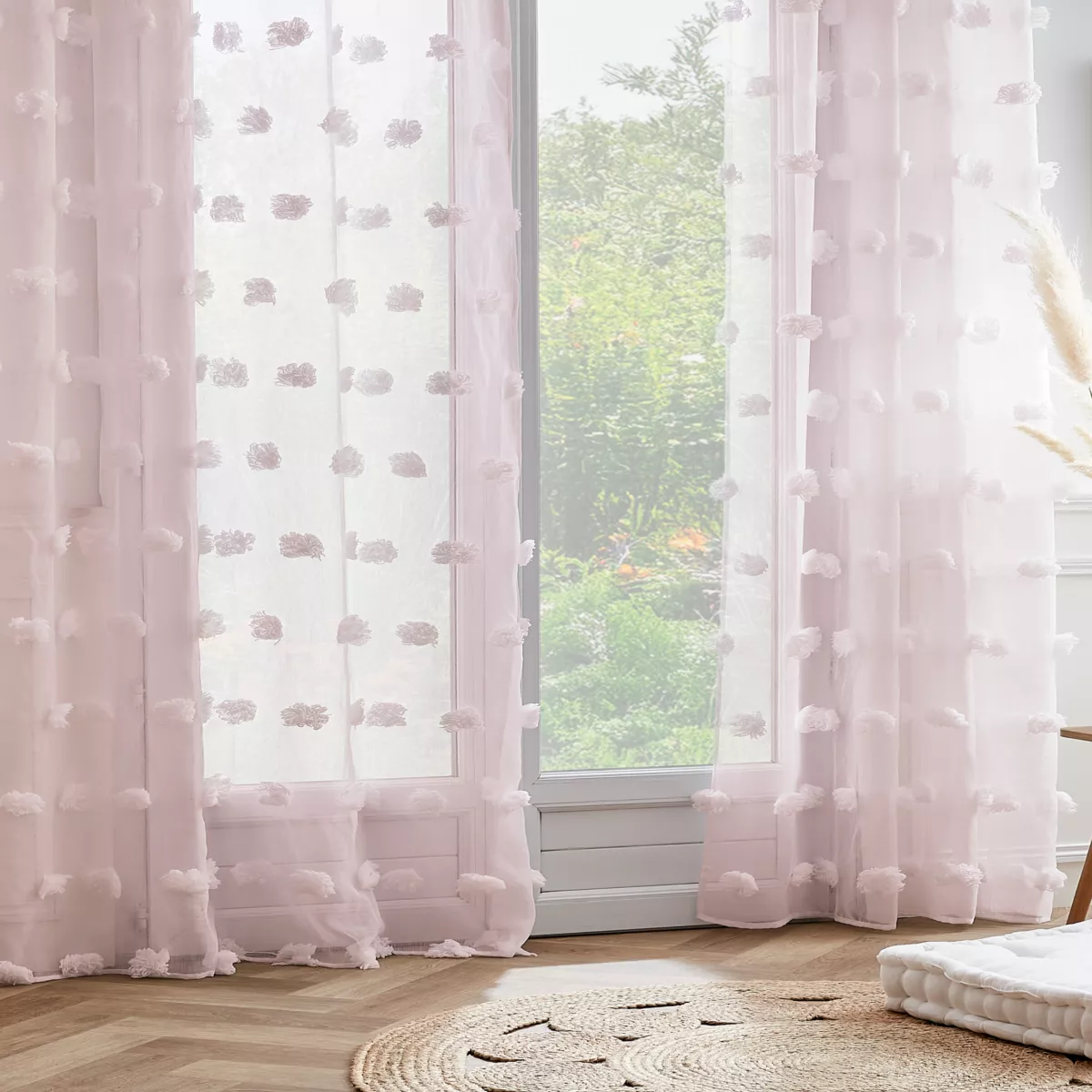 Tenda trasparente con occhielli e pompon (140 x 280 cm) Suzie Rose