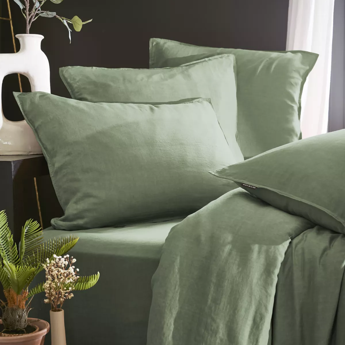 Drap housse lyocell Tencel™ lavé (140 x 190 cm) Olivia Vert romarin
