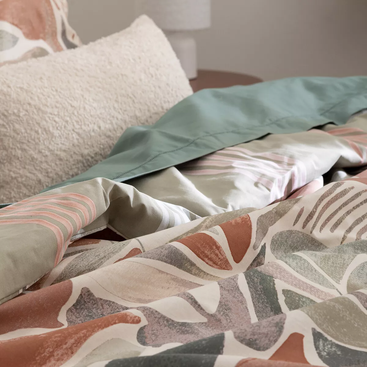 Housse de couette et deux taies coton (240 x 220 cm) Alvaro Multicolore