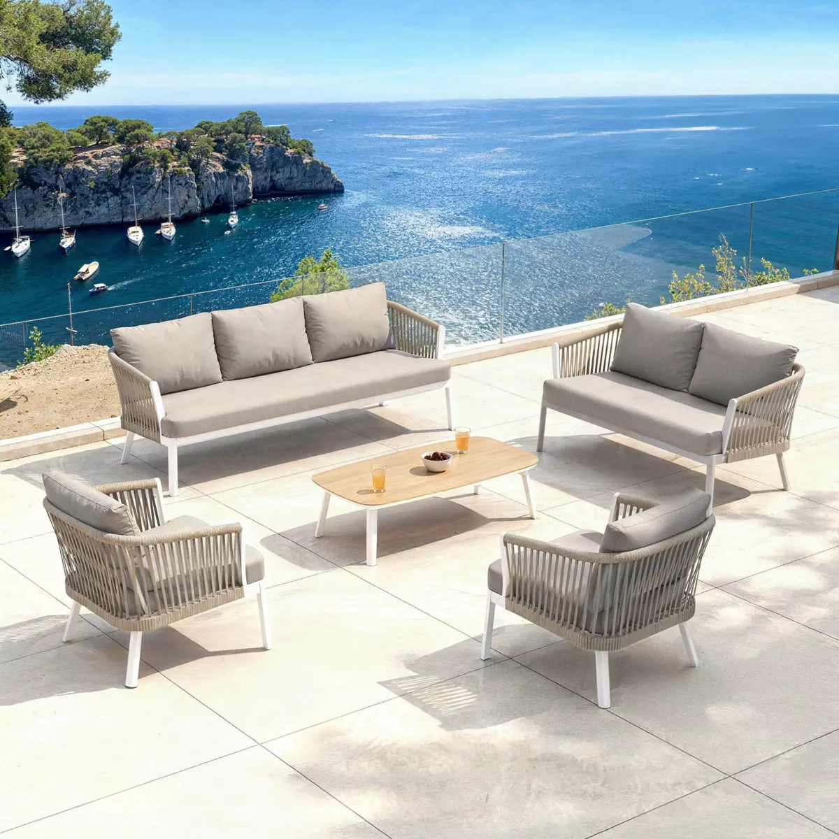 SALON DE JARDIN AMALFI  7 PLACES STRUCTURE BLANC ET COUSSINS TAUPE