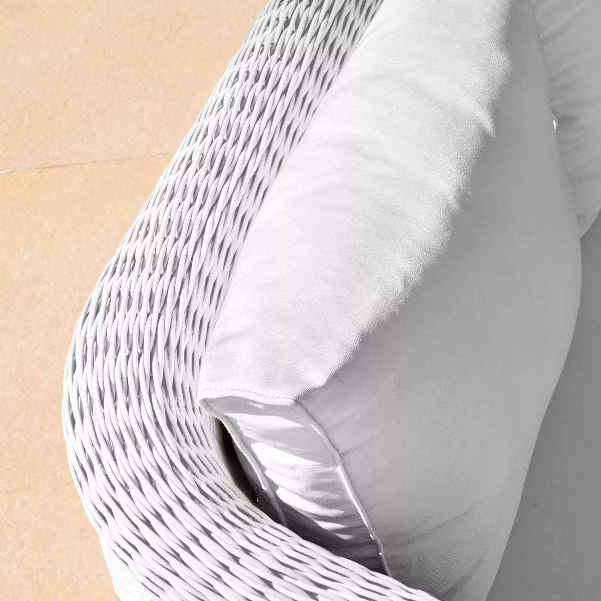 Divano da giardino in resina intrecciata 3 posti Calvi Bianco