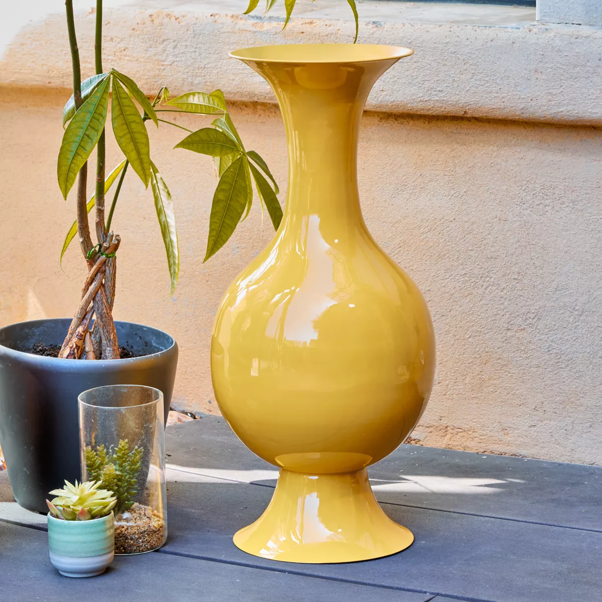 Grande Vaso in metallo smaltato fatto a mano (H56 cm) Soléa Giallo brillante