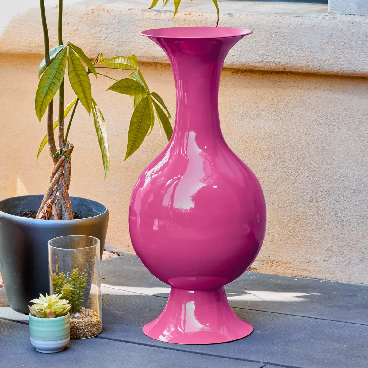 Grande Vaso in metallo smaltato fatto a mano (H56 cm) Soléa Rosa fucsia brillante