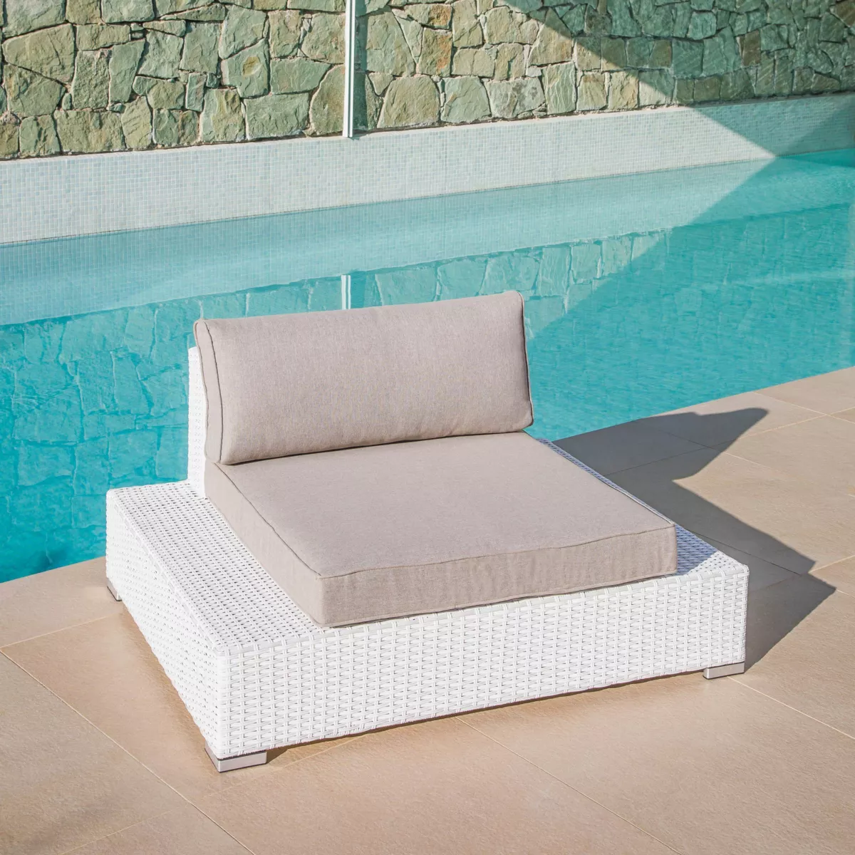 Fauteuil de jardin en résine tressée Palma Blanc et taupe