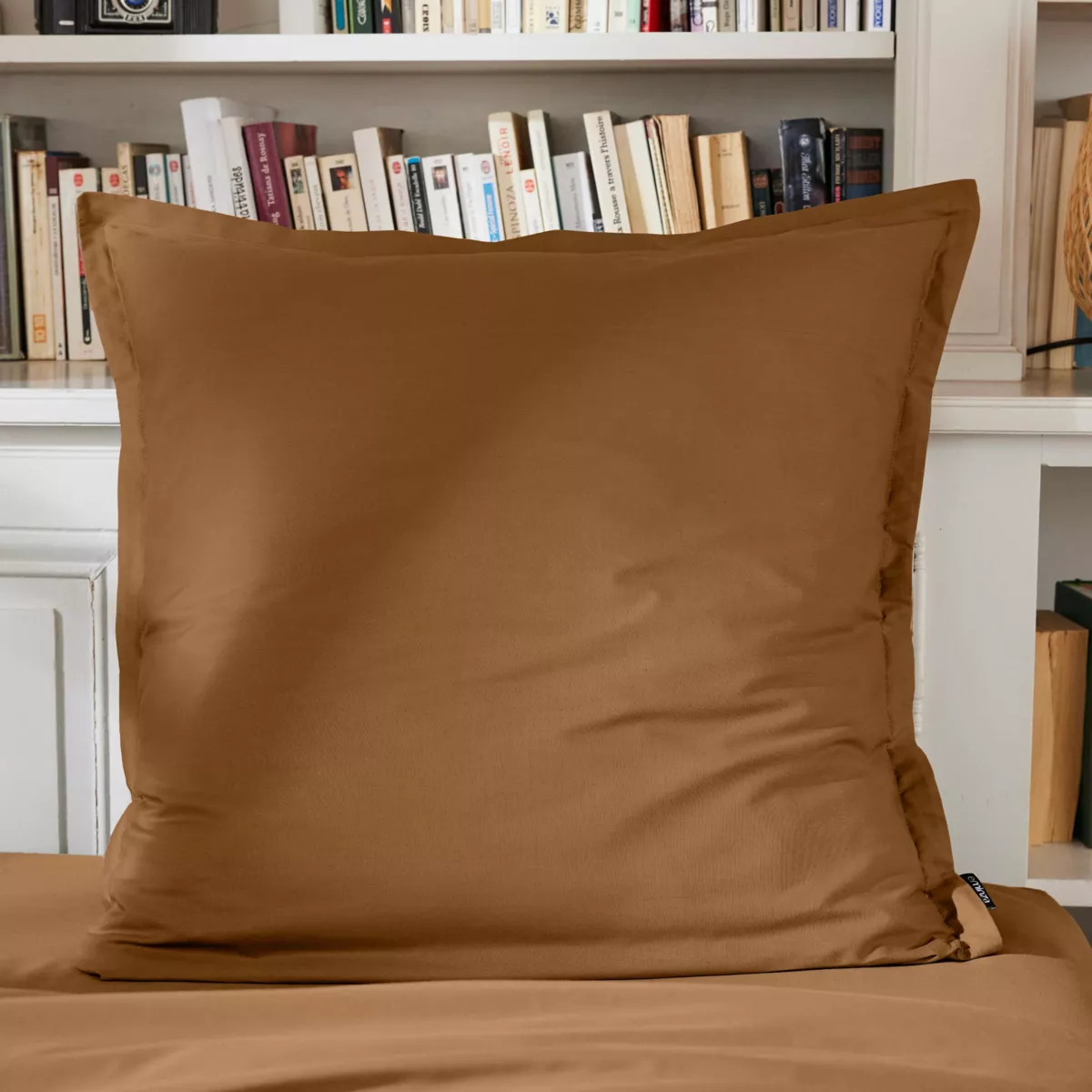 EM - Taie d'oreiller volant plat 80 x 80 cm Percale unie CALI Camel