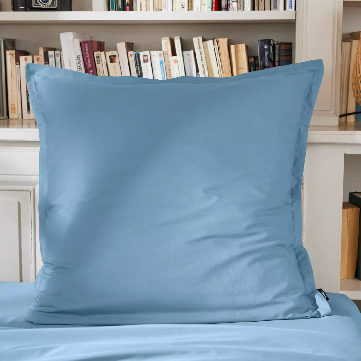 EM - Taie d'oreiller volant plat 80 x 80 cm Percale unie CALI Bleu ciel