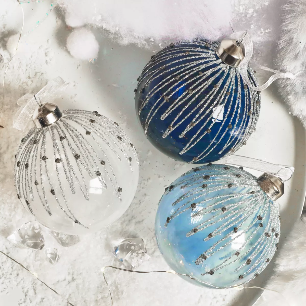 LOT DE 12 (EN VERRE)  Boule verre Perles d'hiver dia8cm bleu