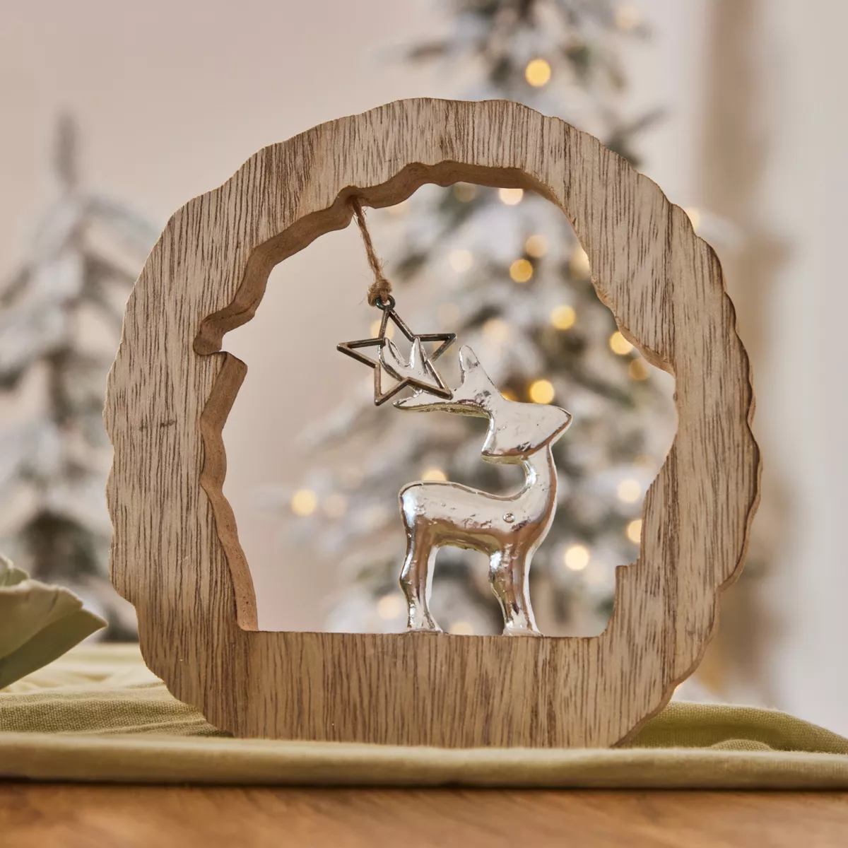 Tronchetto in legno (H14 cm) Renna e stella Legno biondo
