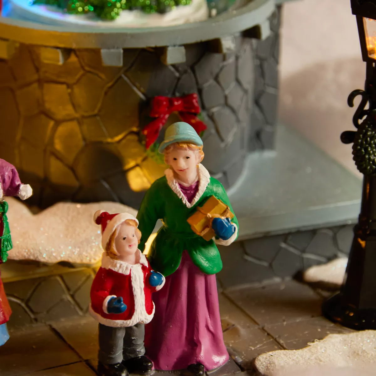Village de Noël lumineux, animé et musical La fabrique à jouets