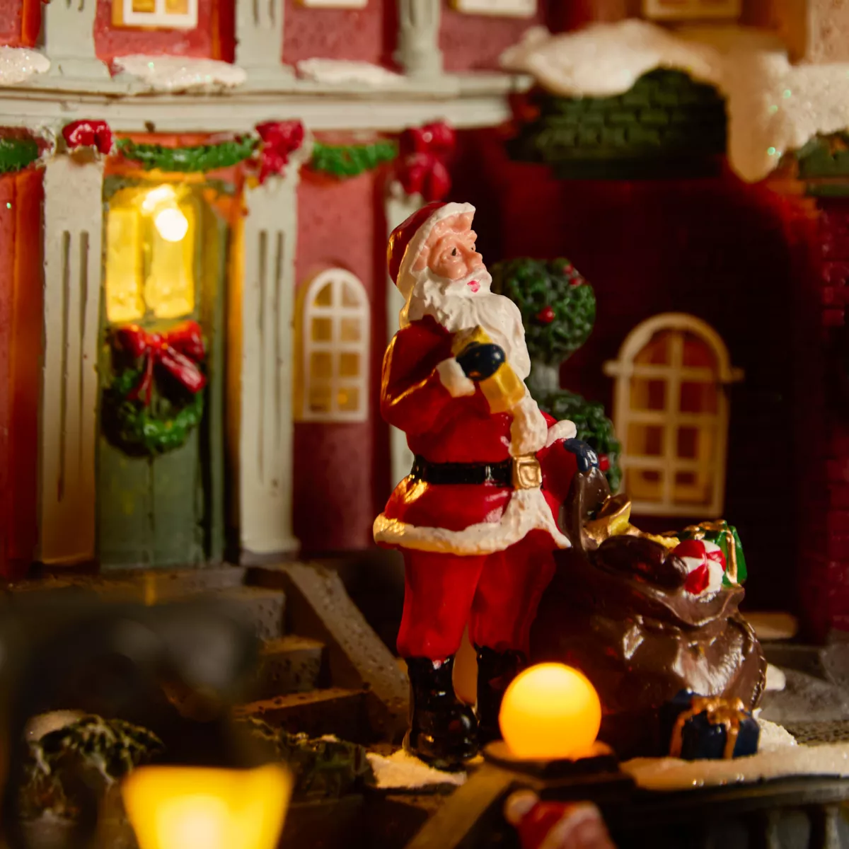 Villaggio di Natale luminoso, animato e musicale Christmas in town