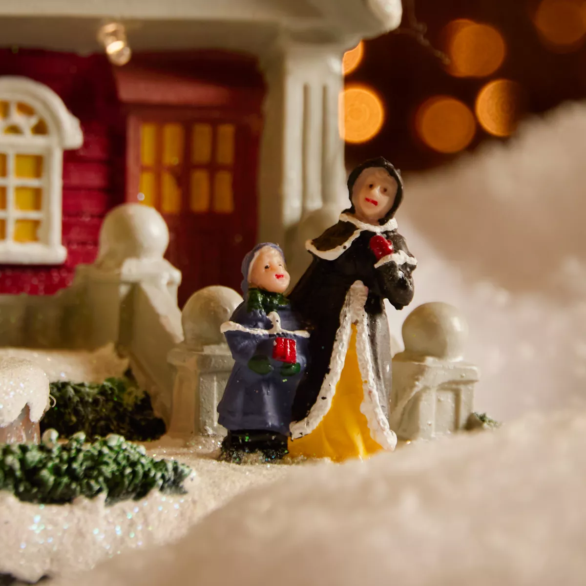 Casa de pueblo iluminada, musical y animada a pilas (H23 cm) Camden Street