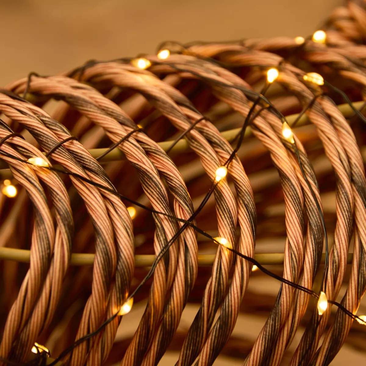 Renne lumineux 630 Led (H88 cm) Dan résine tressée Brun et Blanc chaud