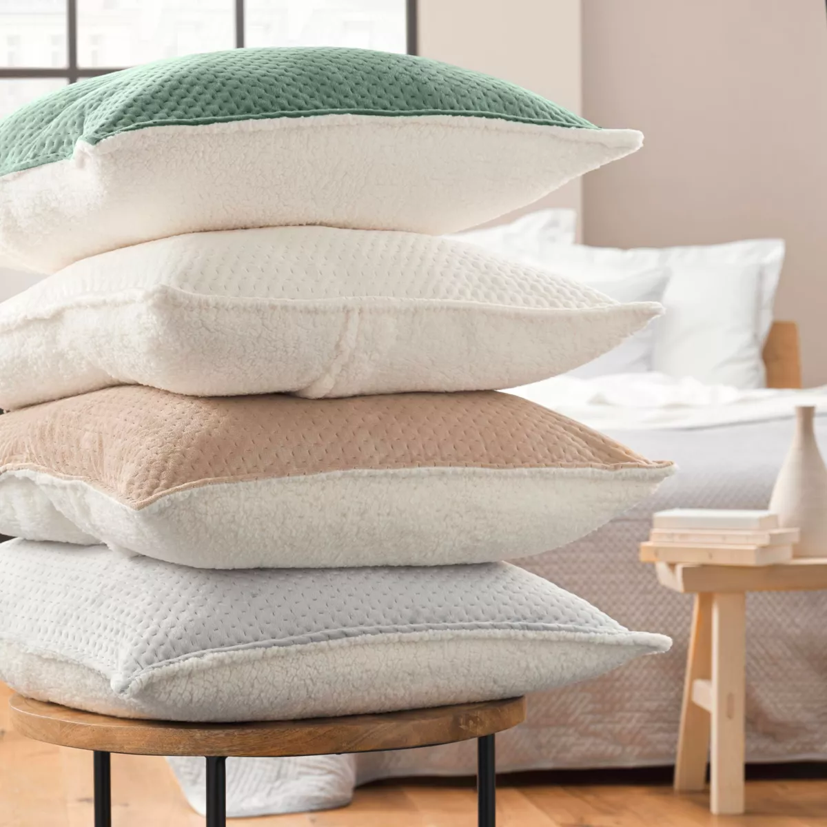 Colcha acolchada y dos fundas de almohada de terciopelo (220 x 240 cm) Mylène Verde Pino