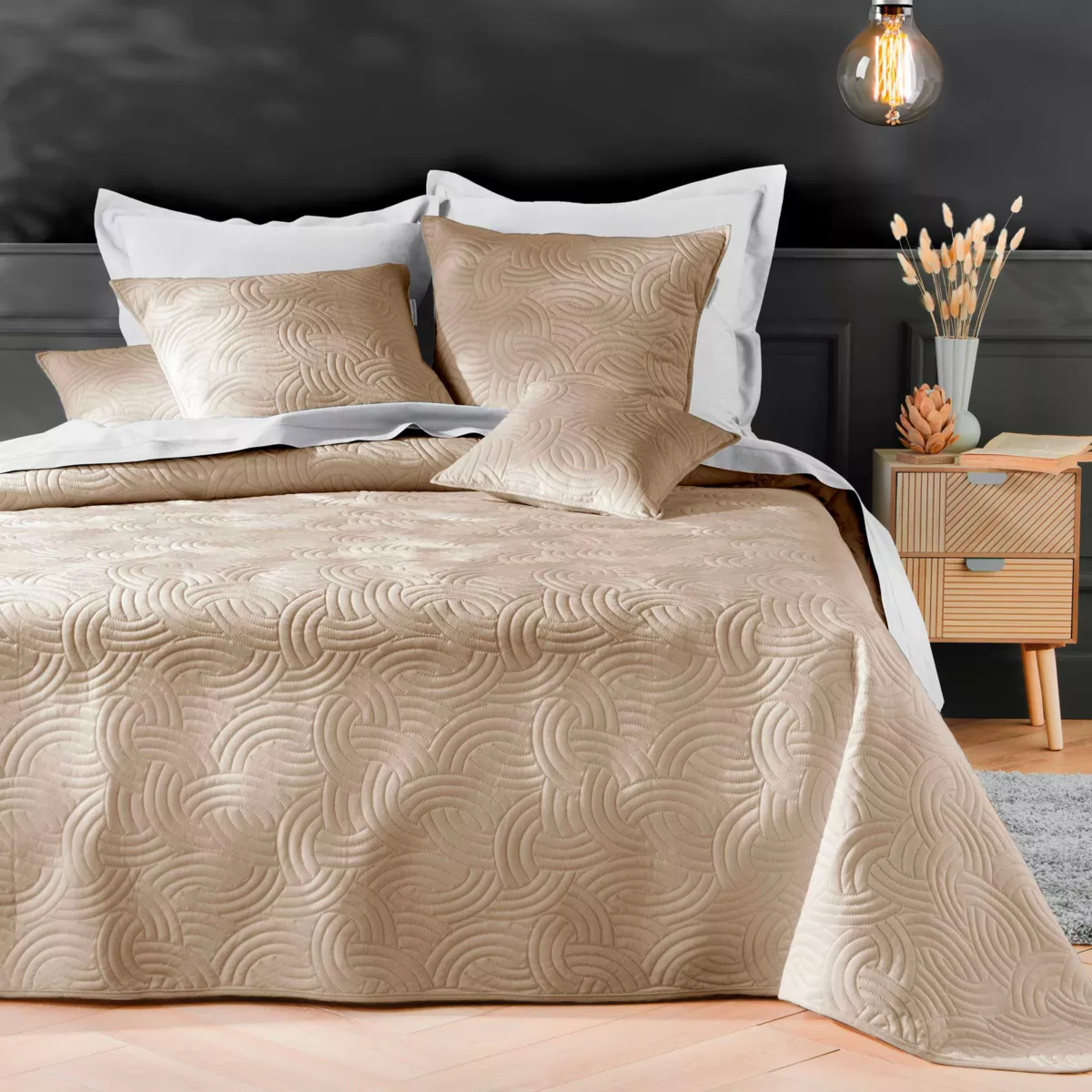 Colcha acolchada y dos fundas de almohada (240 x 260 cm) Solange Beige