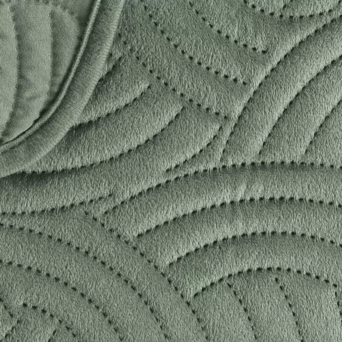 Colcha acolchada y dos fundas de almohada (240 x 260 cm) Solange Verde Pino