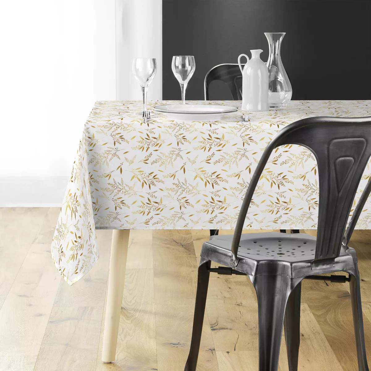 NAPPE RECTANGLE 140 x 240 CM MICROFIBRE IMPRIMEE METALLISEE NAèLLE BLANC/OR