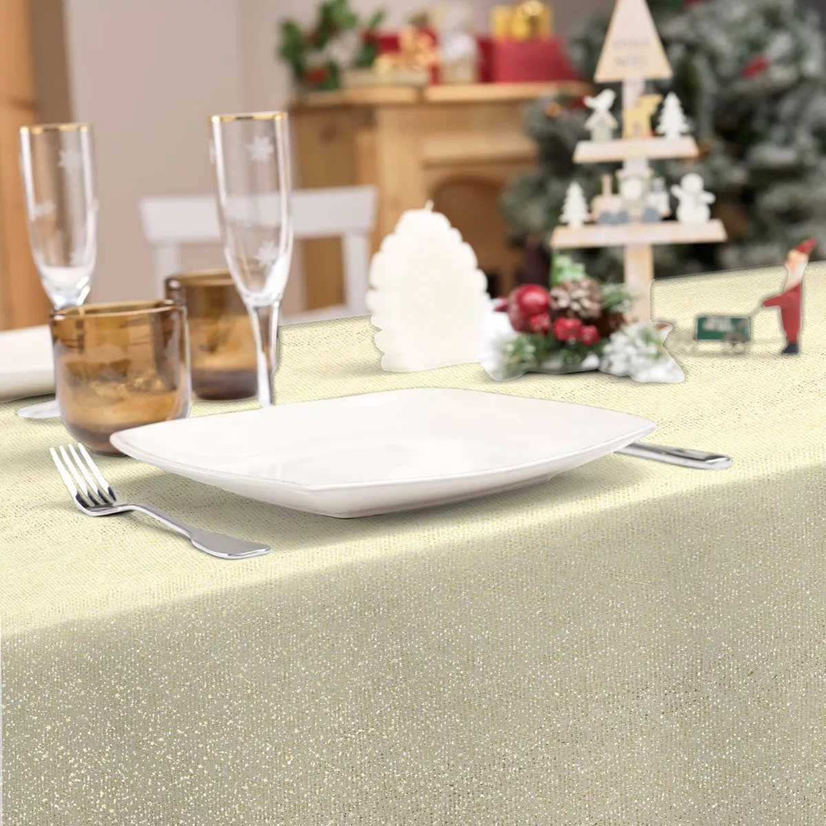 NAPPE RECTANGLE 140 x 300 CM POLYESTER UNI+FILS METALLISES STRASS OR
