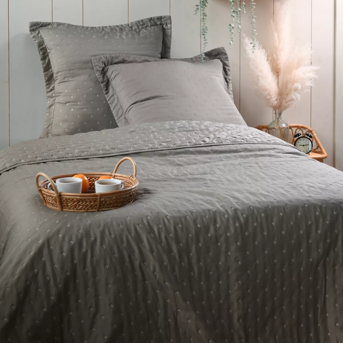 Colcha acolchada con dos fundas de almohada (240 x 220 cm) Cléo Taupe