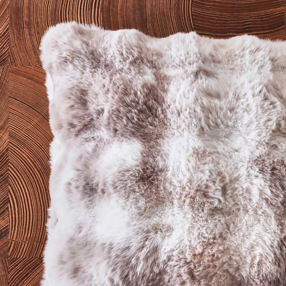 Coussin rectangulaire fausse fourrure (50 x 80 cm) Toronto Taupe