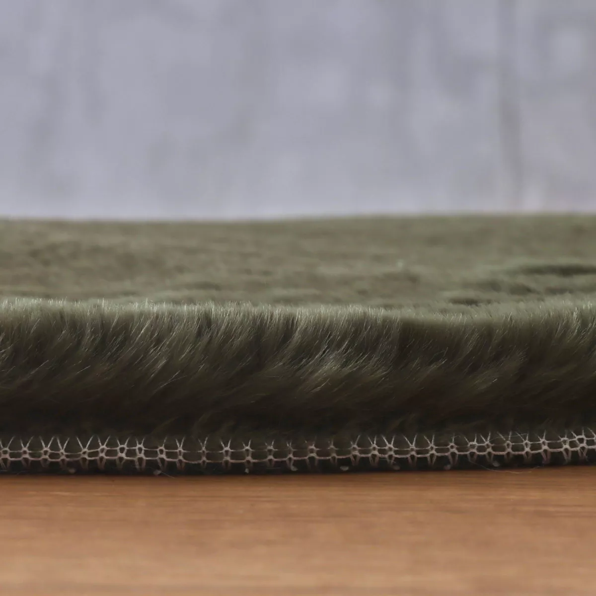 Tappeto rotondo in finta pelliccia (80 cm) Finn Verde kaki