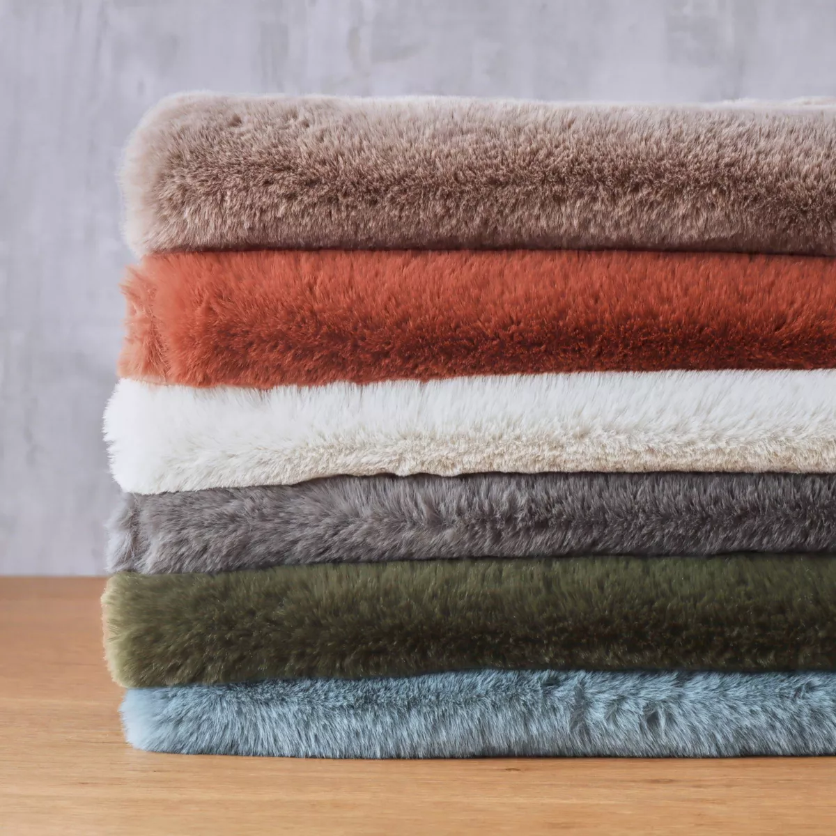 Plaid fausse fourrure (140 x 200 cm) Finn Taupe