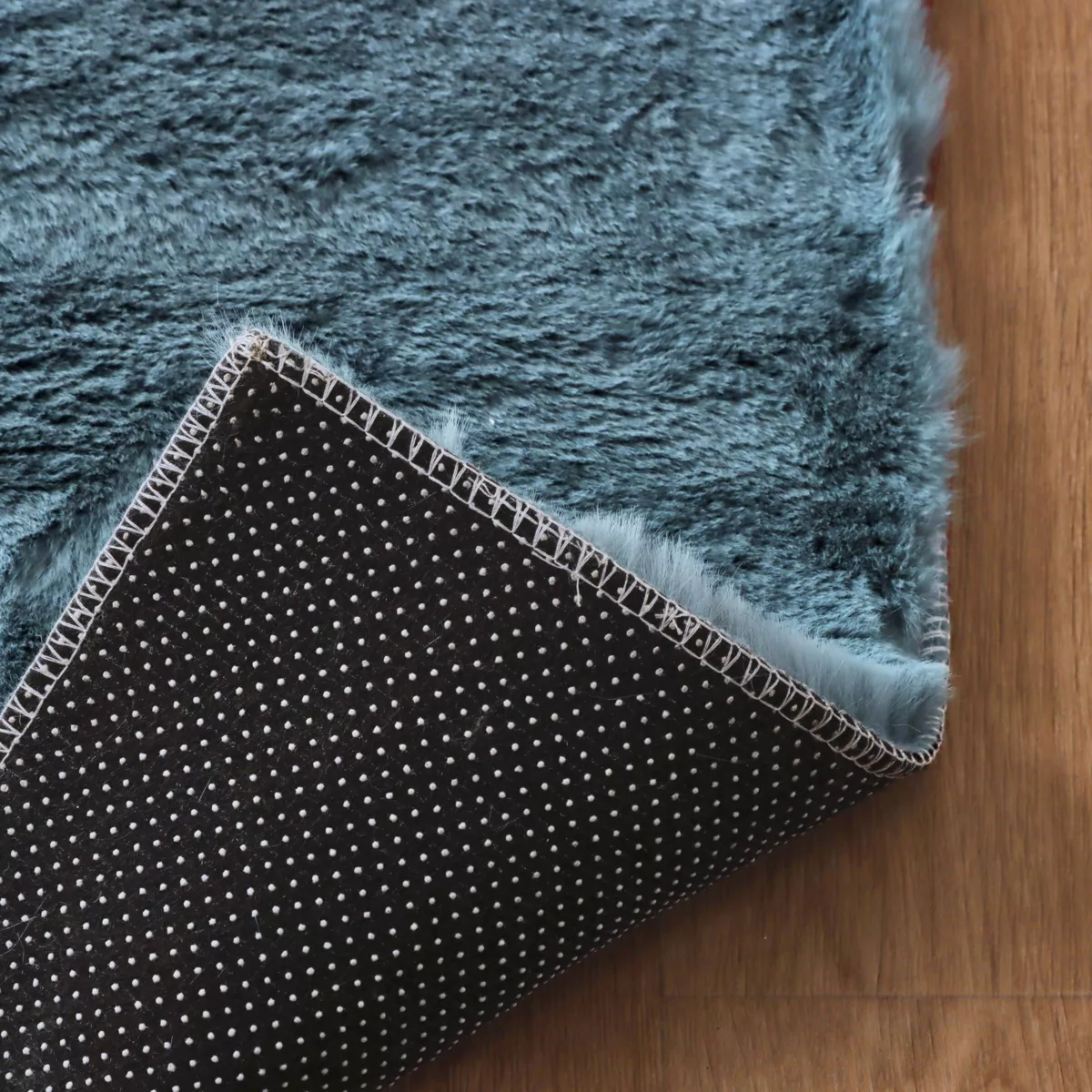 Tapis rectangulaire fausse fourrure (140 x 200 cm) Finn Bleu