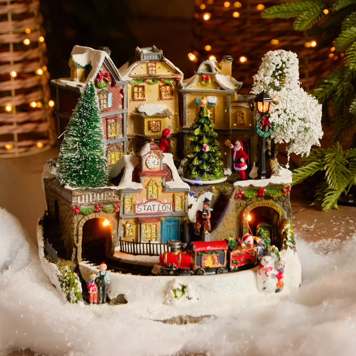 Beleuchtete Weihnachtsdorf-Szene Lausanne City 1