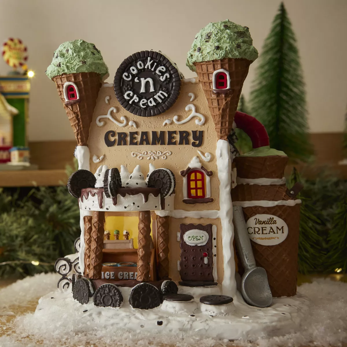Villagio di Natale Lemax luminoso a pile Gekataio Cookies n' cream 1