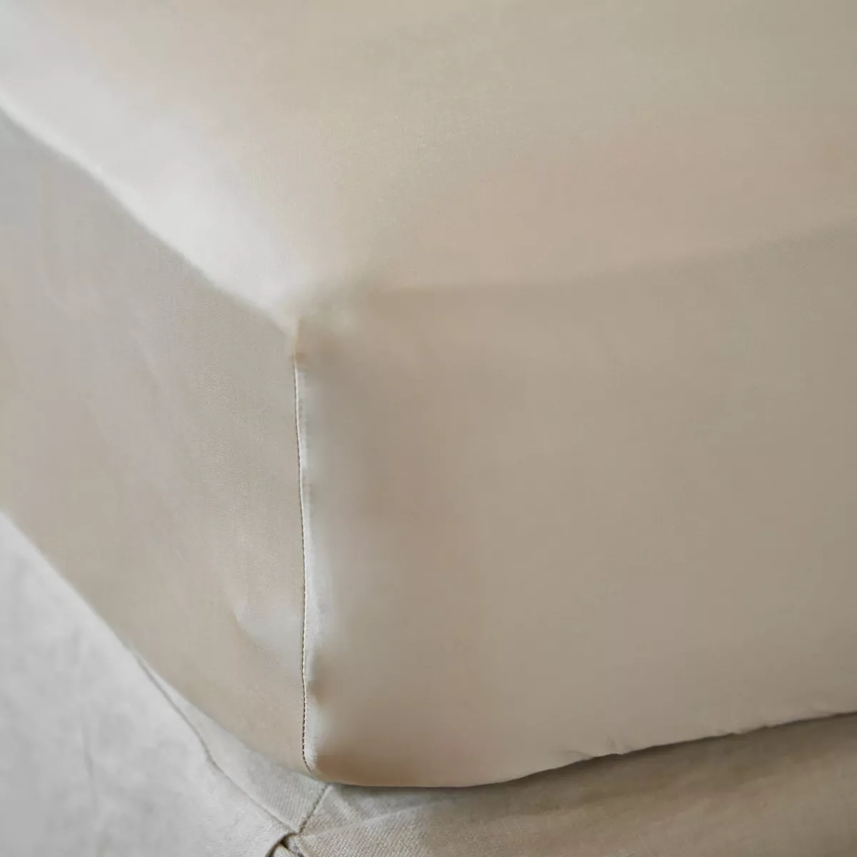 Drap housse satin de bambou (140 x 190 cm) Salomé Beige pampa 1