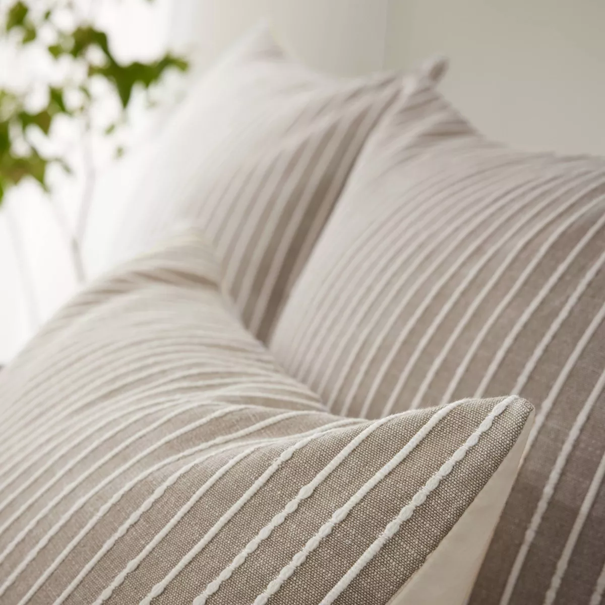 Federa rettangolare reversibile in cotone testurizzato e percale (50 x 80 cm) Alice Ecru