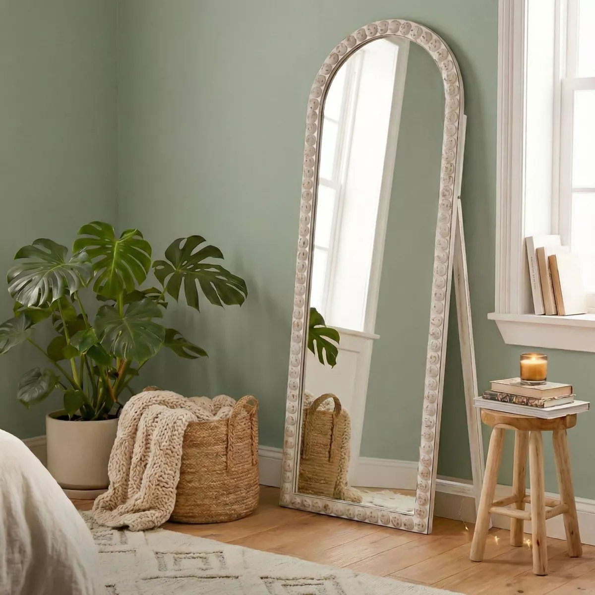 Grande specchio da appoggiare con cornice in legno (174 cm) Saguara Bianco