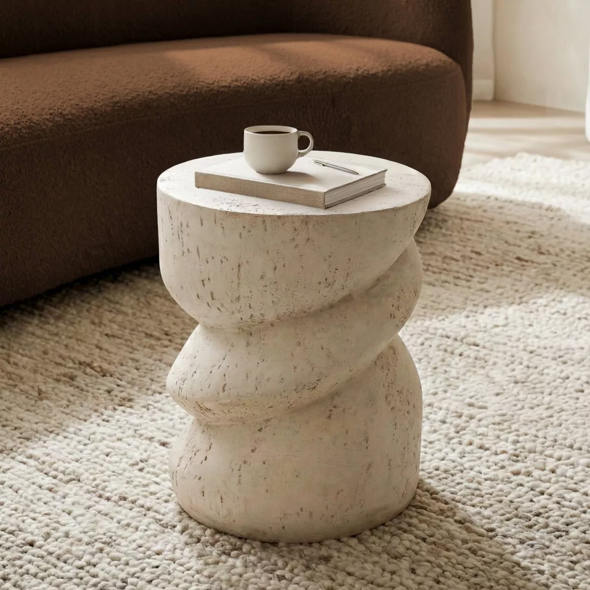Tavolino rotondo in magnesio ossidato (H48 cm) Eterra Bianco