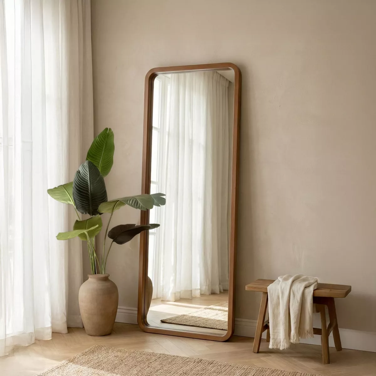 Grande specchio da parete con cornice in legno (173 cm) Ibanez Nero