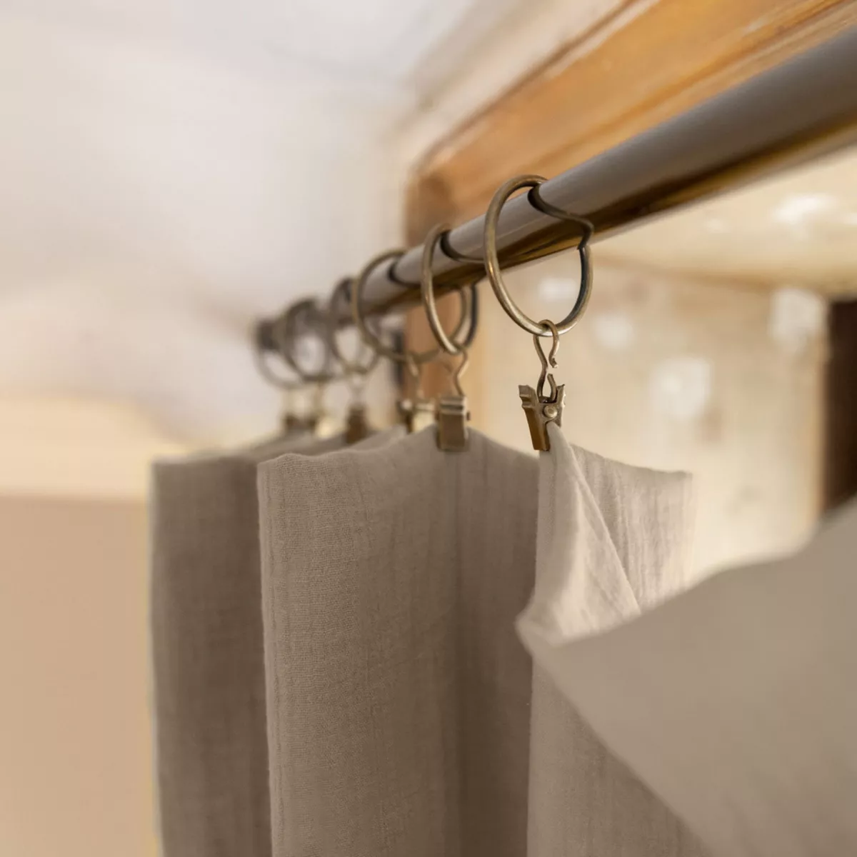 EM - Rideau ajustable + 10 anneaux pince 180 x 300 cm Gaze de coton unie GAìA Ficelle