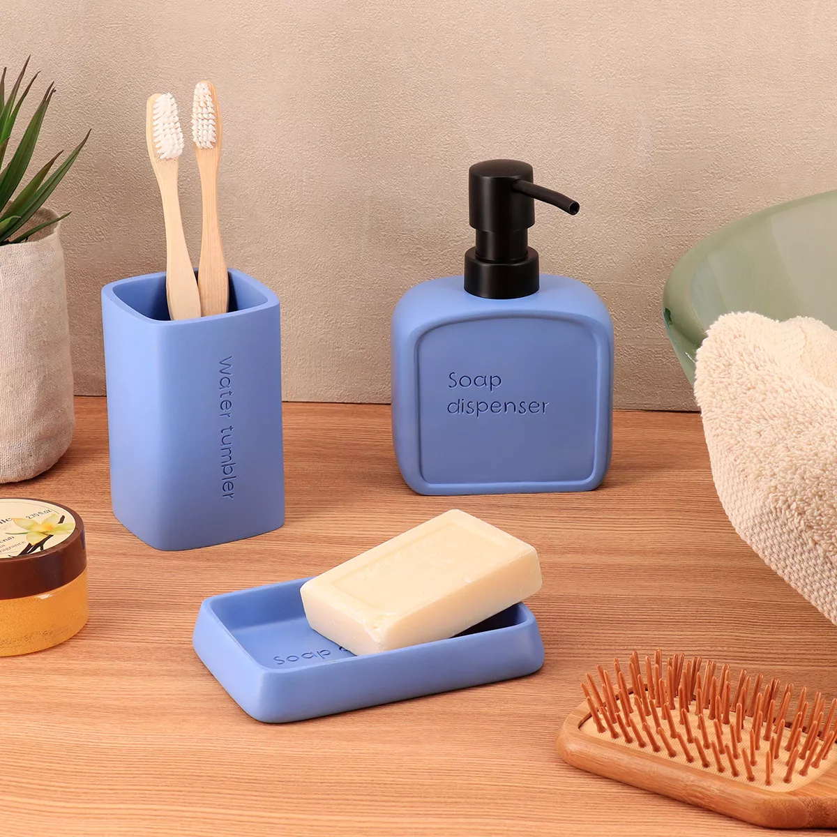 Set bicchiere distributore e porta sapone in poliresina incisa Julia Blu lavanda