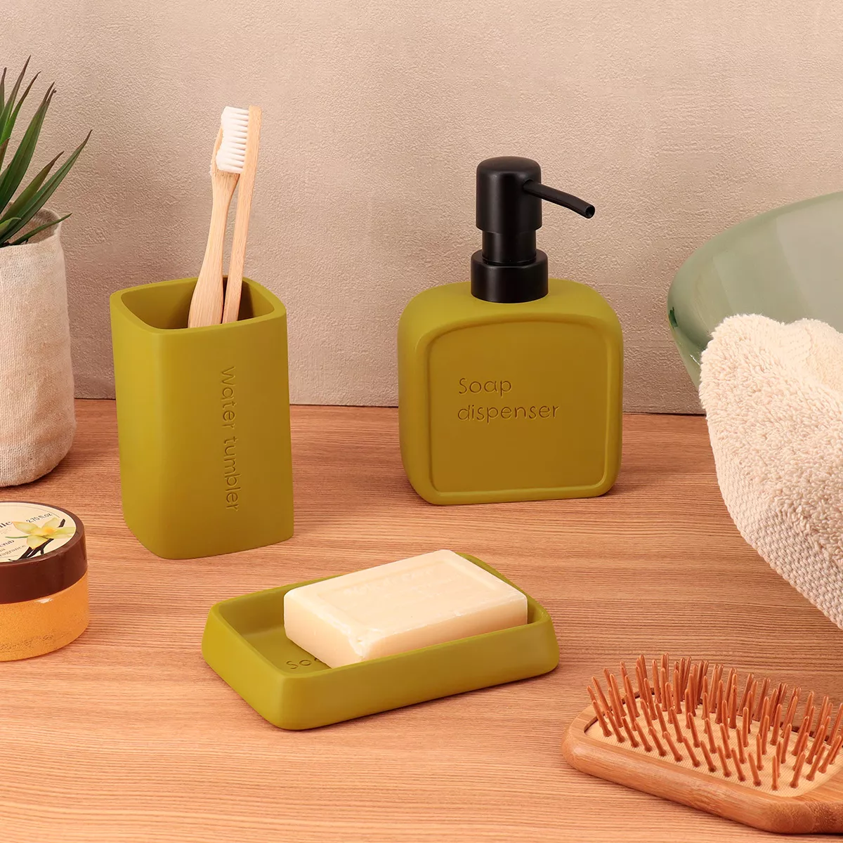 Set bicchiere distributore e porta sapone in poliresina incisa Julia Verde oliva