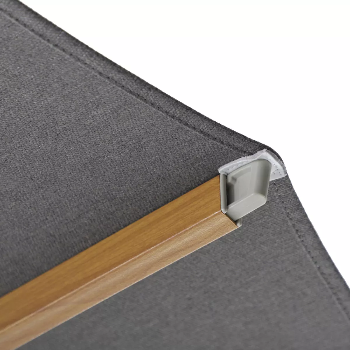 Rechteckiger Aluminium-Cantilever-Sonnenschirm mit Ständer (3 x 4 m) Elyra in Holzoptik und Anthrazit