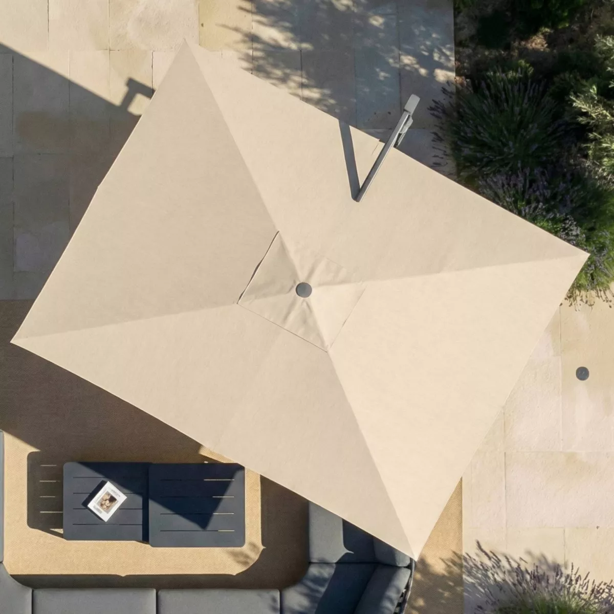 Ombrellone sporgente rettangolare in alluminio con base (3 x 4 m) Elyra Metallico lucido e Beige