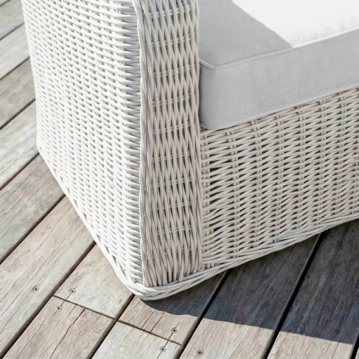 Salon de jardin en résine tressée 7 places 5 pcs Calvi Blanc