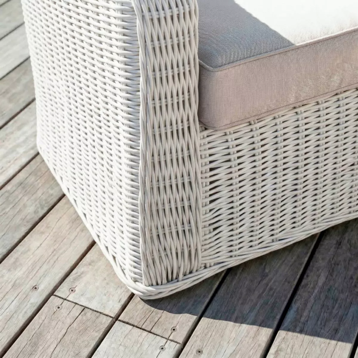 Salon de jardin en résine tressée 7 places 5 pcs Calvi Blanc et taupe