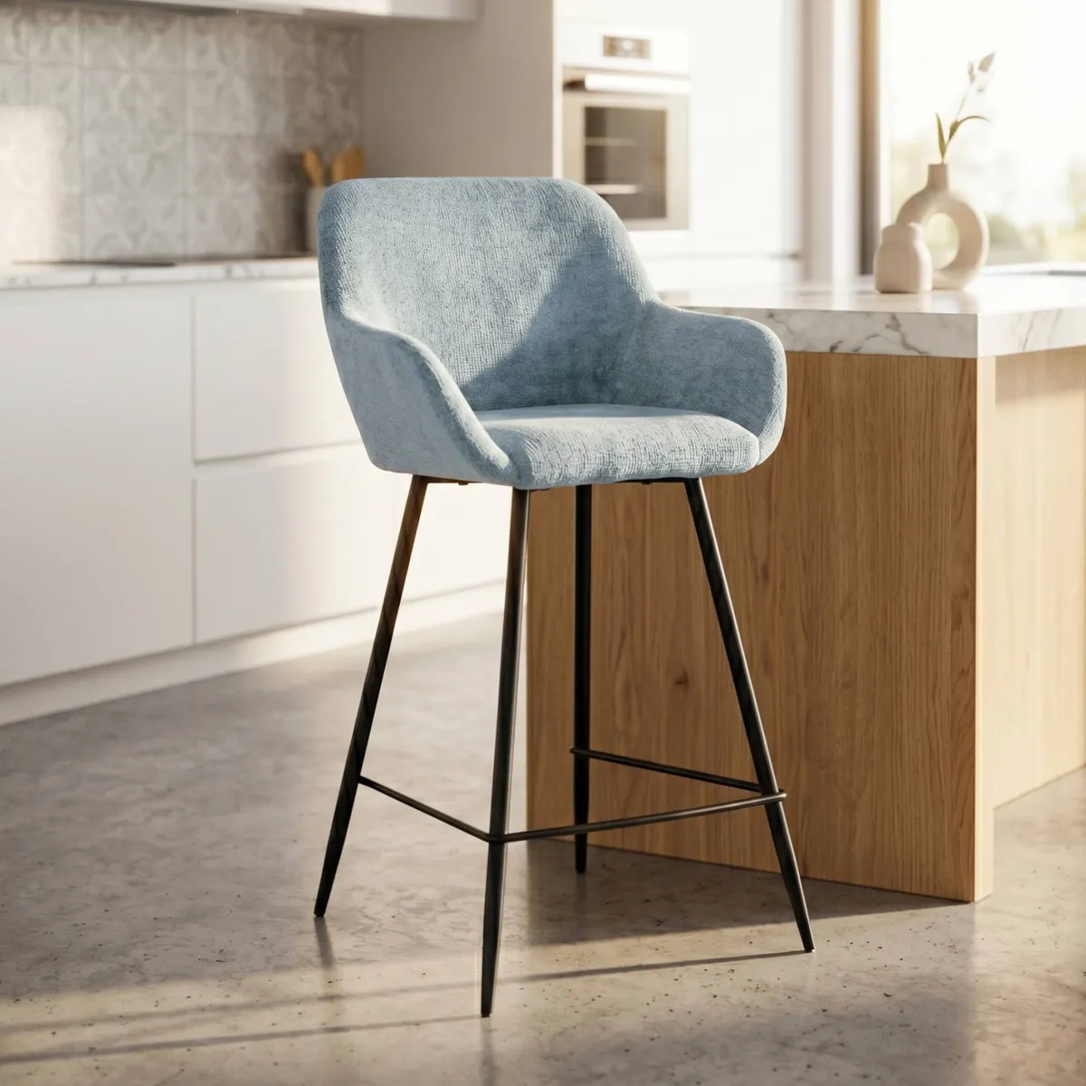 Set di 2 sedie per isola centrale con schienale in tessuto chenille (Altezza seduta 65cm) Zola Blu celadon