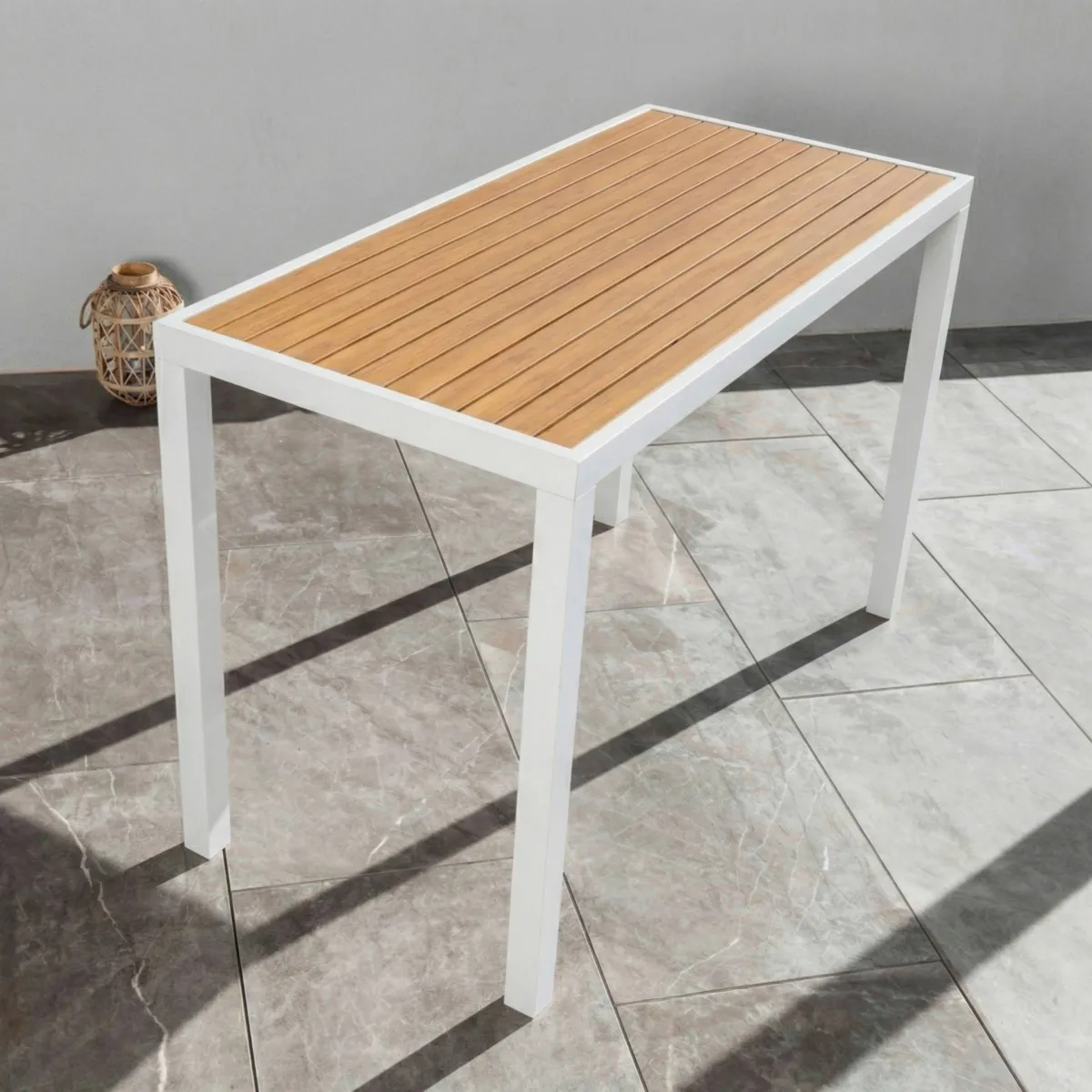 Table de jardin haute en aluminium 6 places effet bois (160 x H105 cm) Murano Blanc