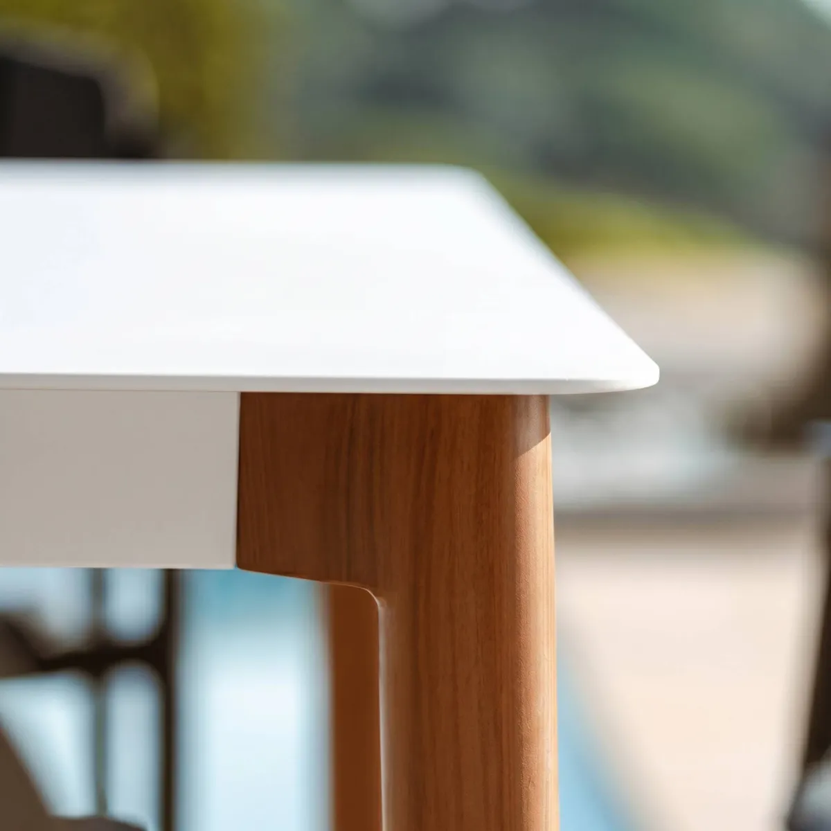 Table de jardin haute en aluminium 8 places (200 x H105 cm) Monte Carlo Blanc