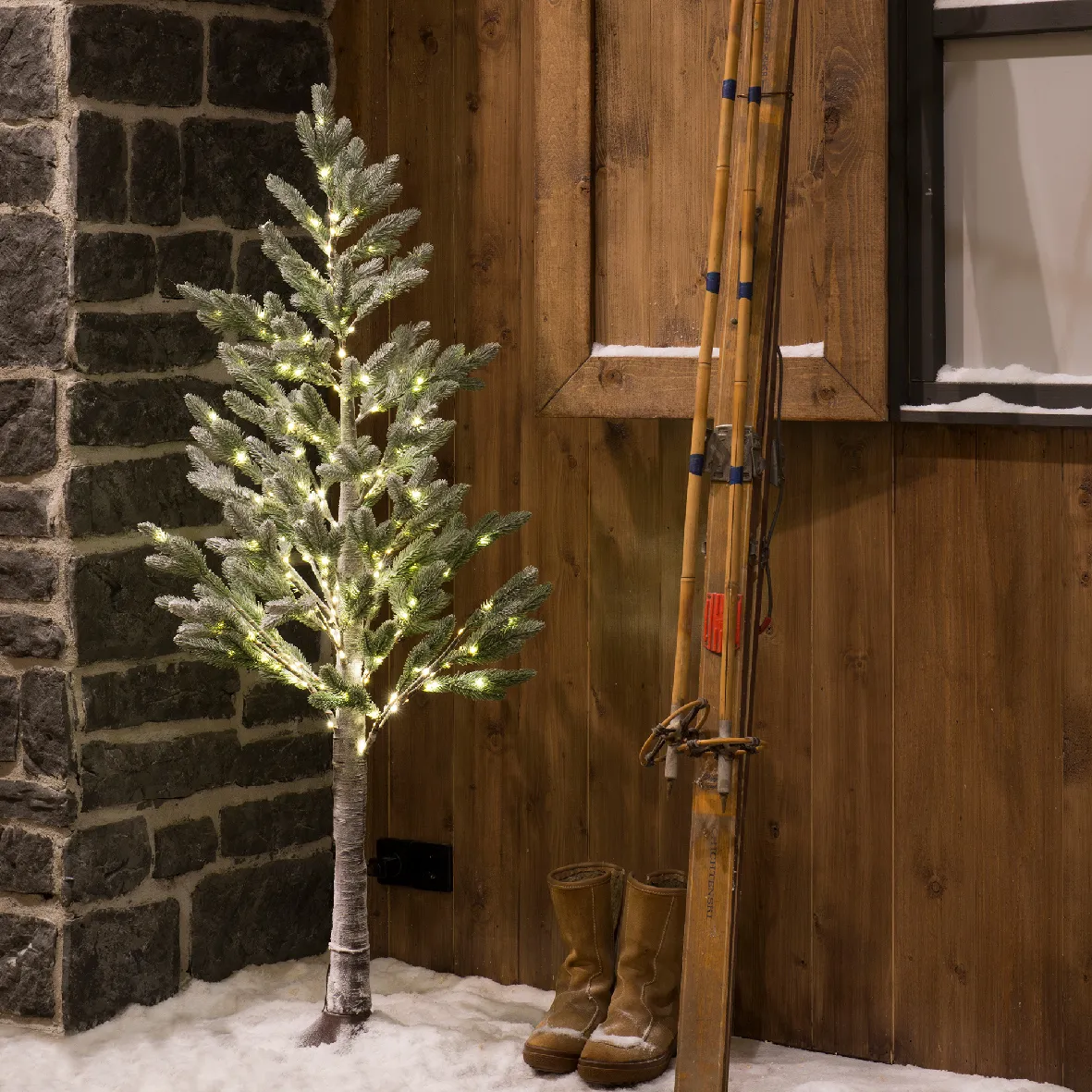 Albero di Natale luminoso 96 LED (H180 cm) Pino Clarius Verde innevato e bianco caldo