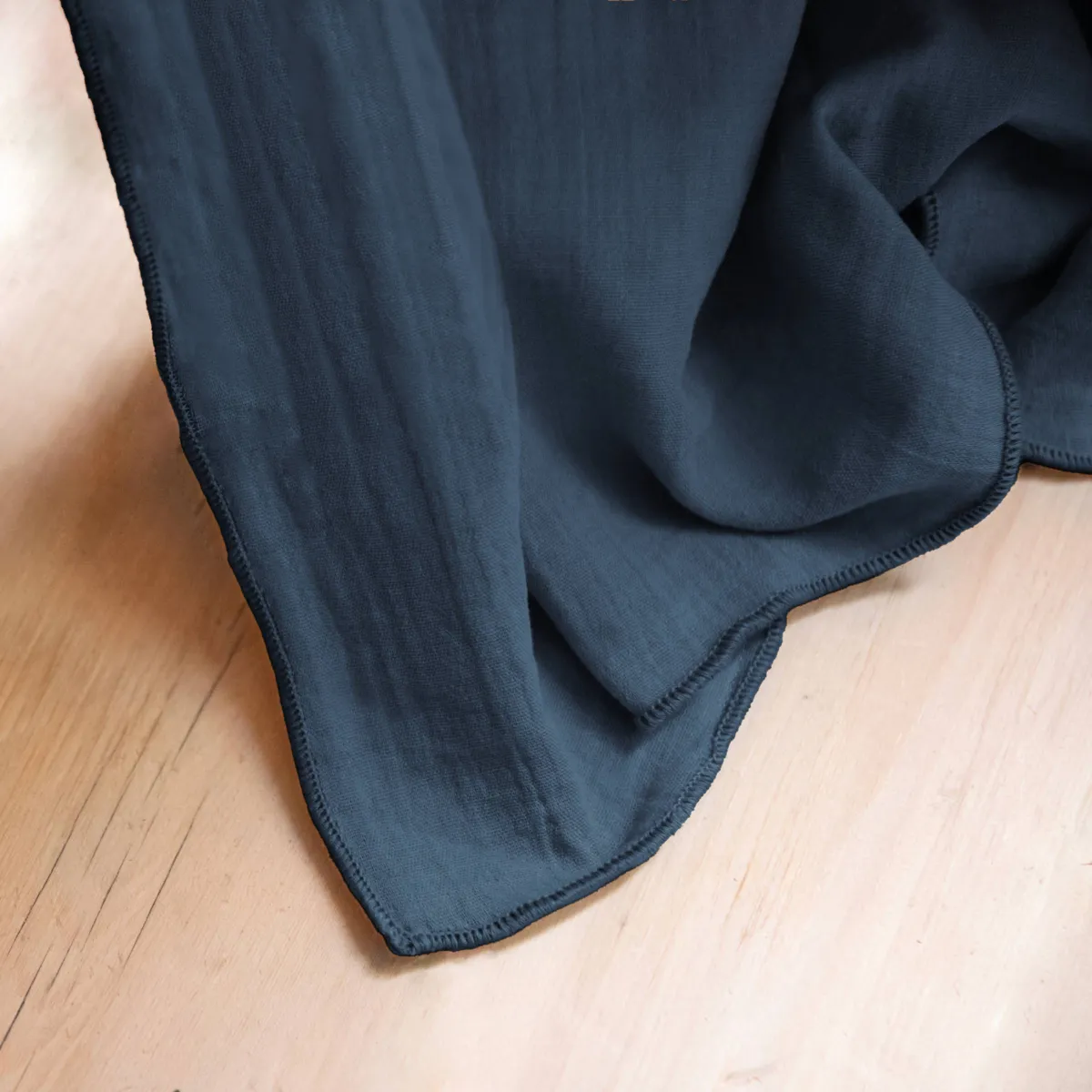 Nappe carrée gaze de coton (180 x 180 cm) Gaïa Bleu nuit