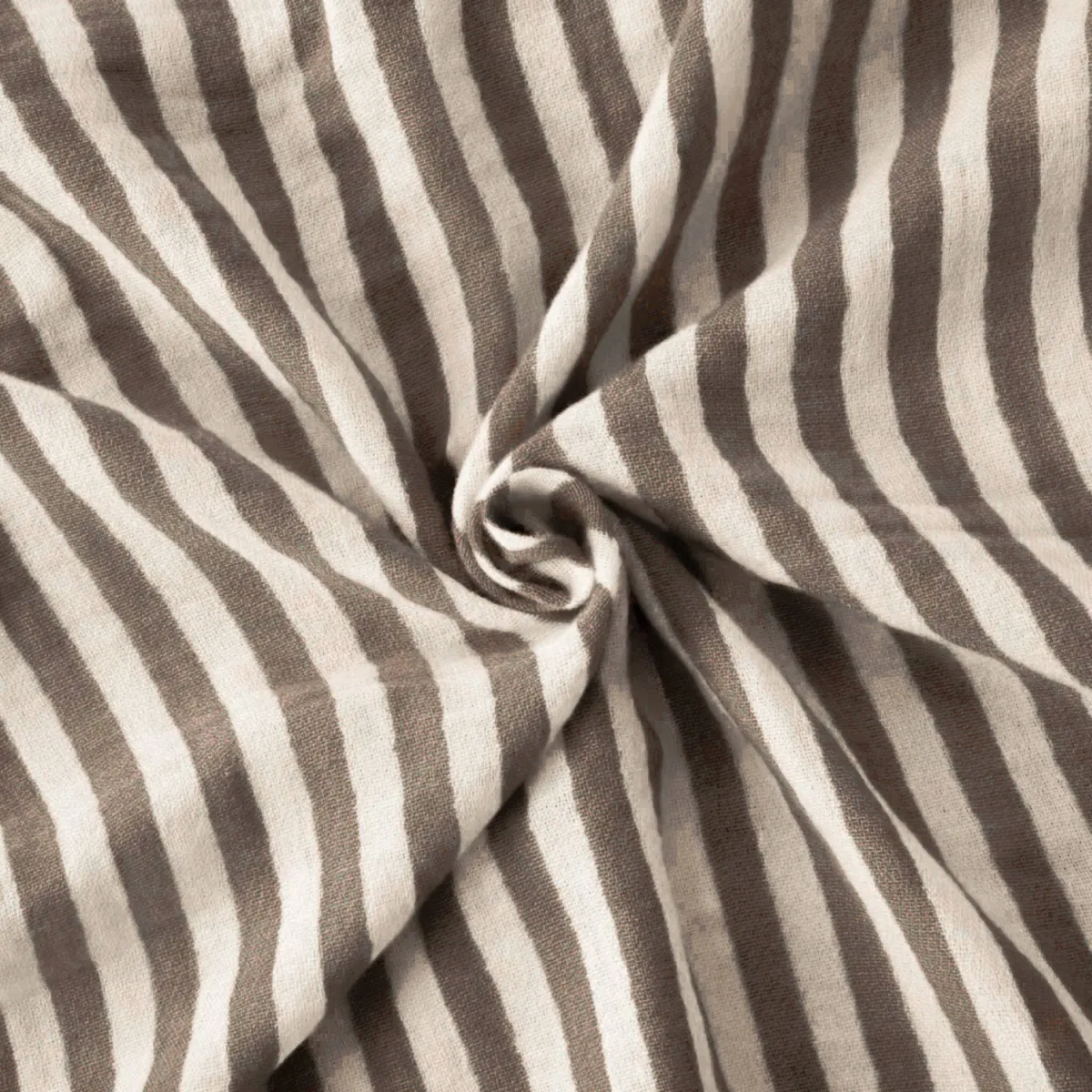 EM - Coussin déhoussable avec froufrous 40 x 60 cm Gaze de coton tissée teinte GAIA RAYURES Brun